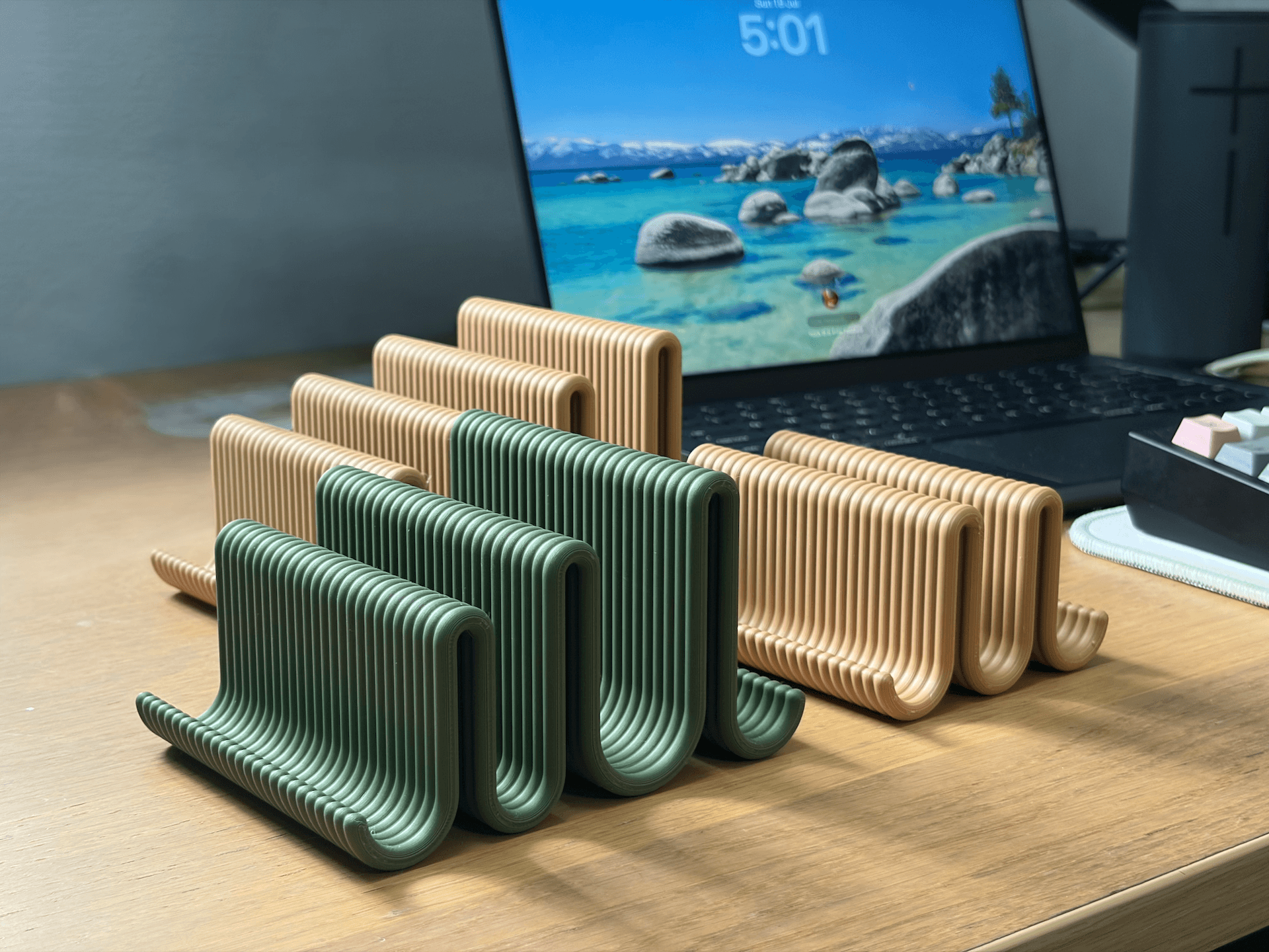 Wave • Parametric Device Stand project image
